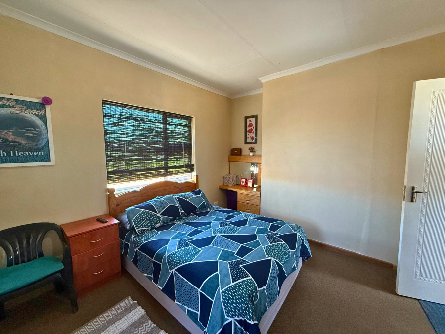 5 Bedroom Property for Sale in Country Club Western Cape